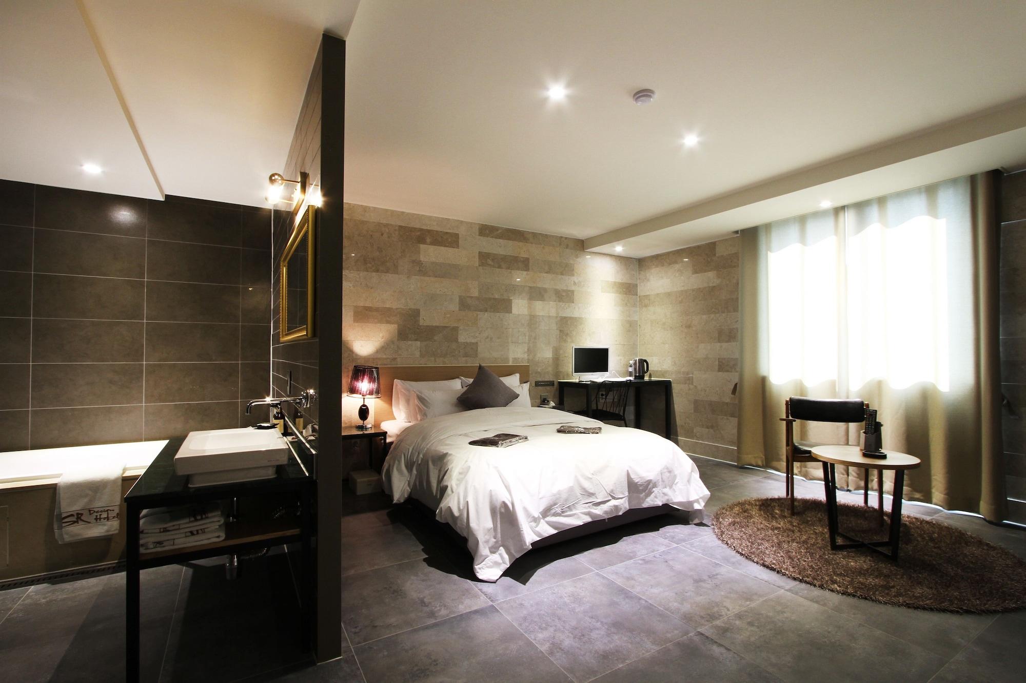 Sr Design Hotel Йонгин Экстерьер фото